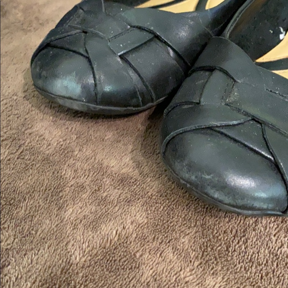 Naturalizer Shoe - Picture 3 of 8